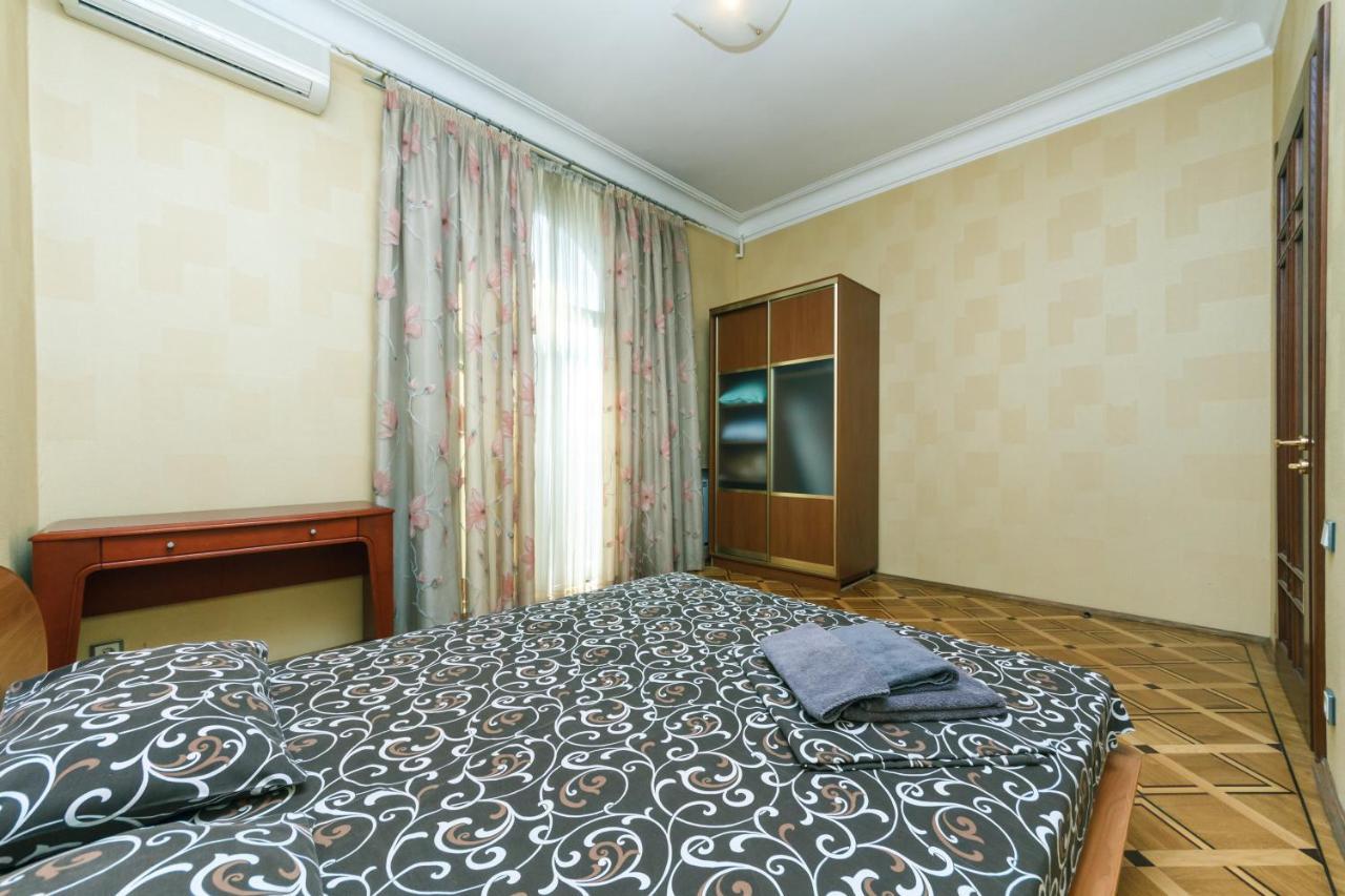Квартира На Крещатике Kyiv Exterior photo