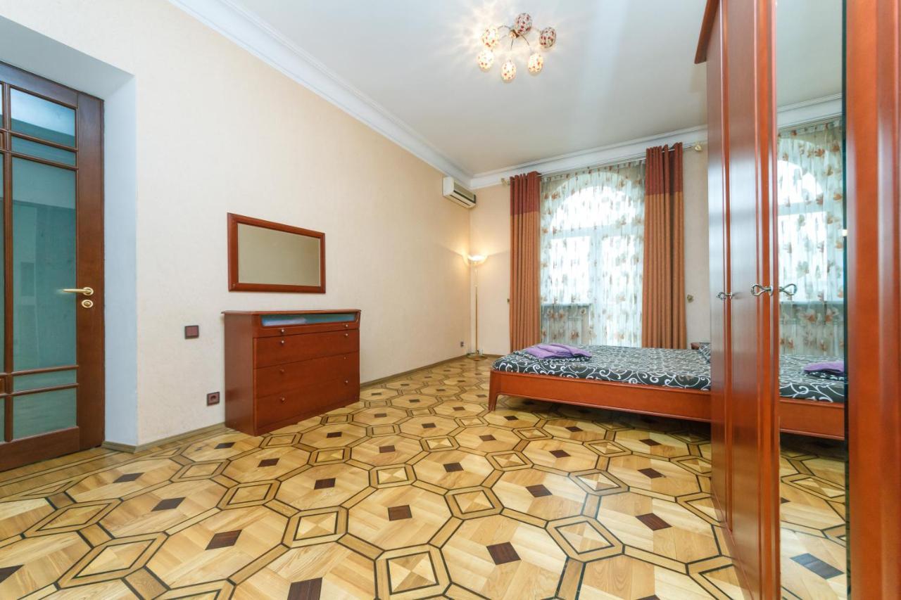 Квартира На Крещатике Kyiv Exterior photo