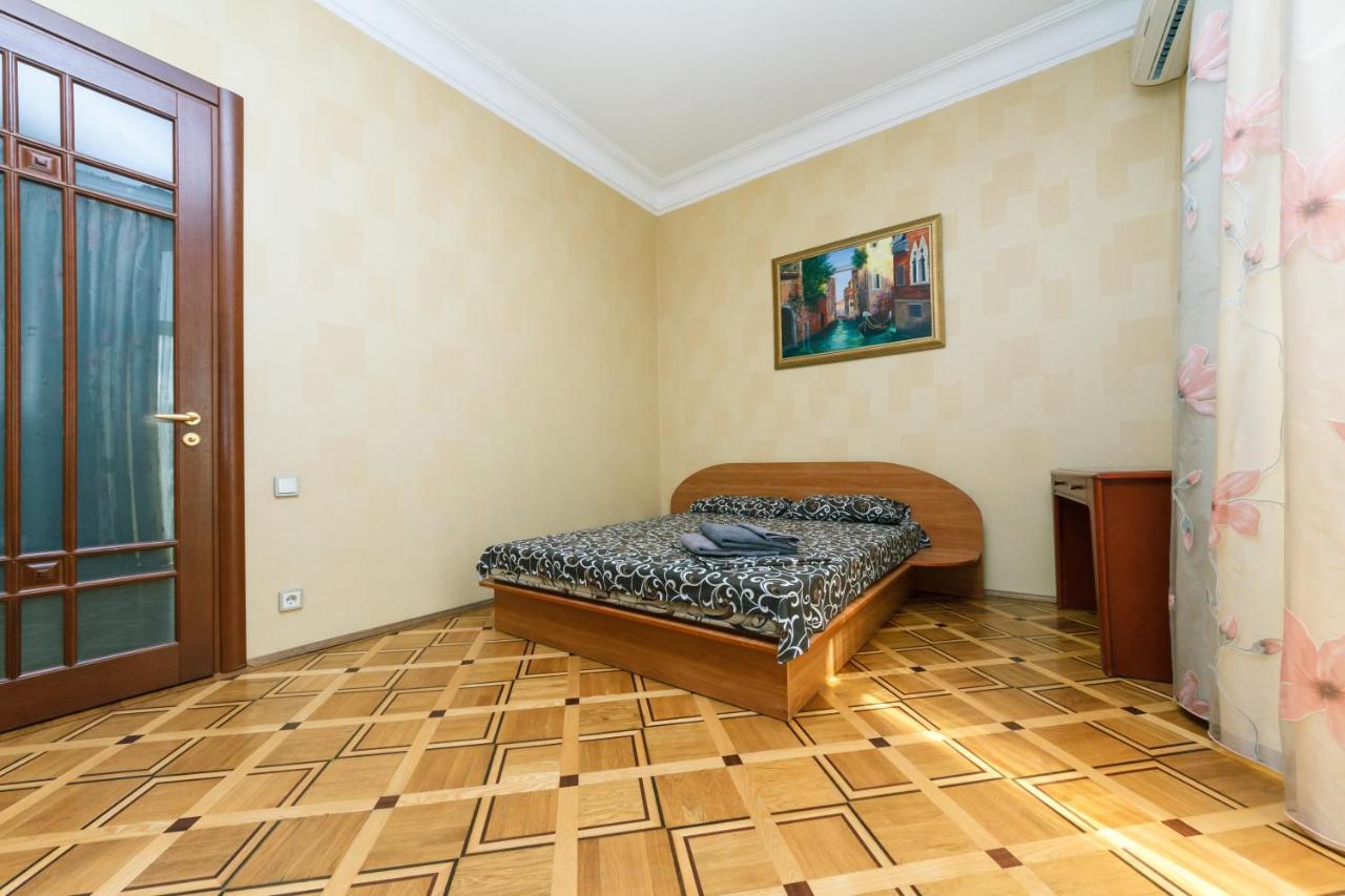 Квартира На Крещатике Kyiv Exterior photo